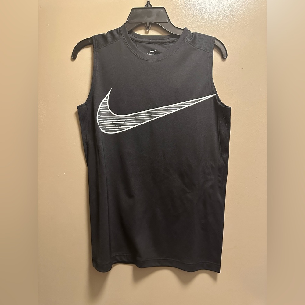 NWT Nike black sleeveless drifit tank top shirt